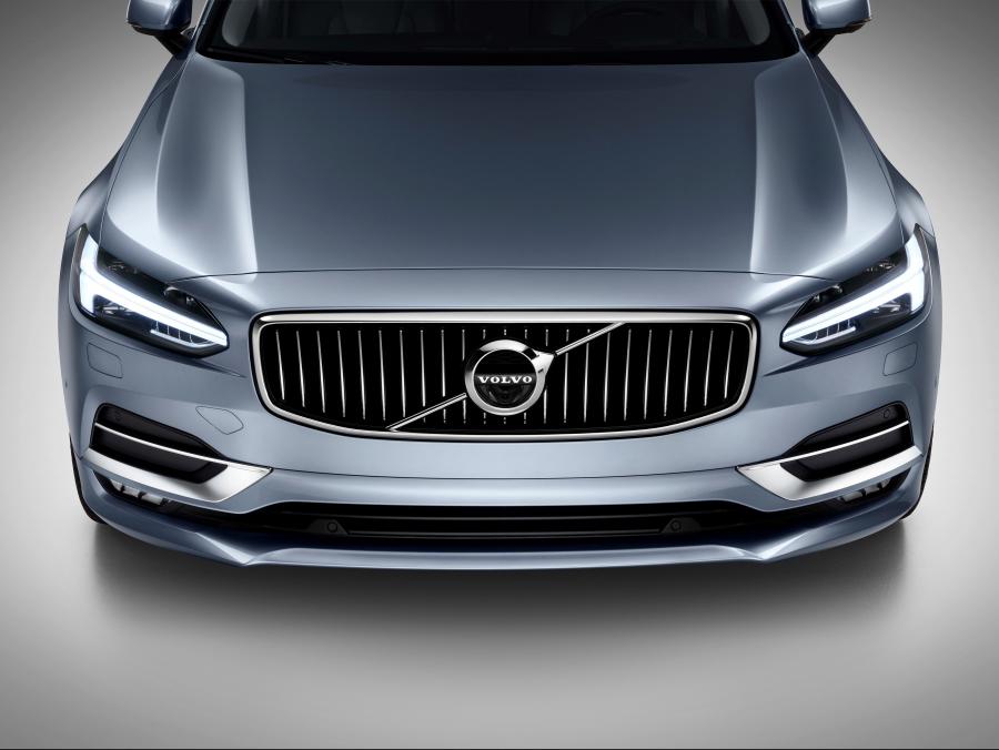Детали экстерьера Volvo S90 T6 Inscription 2016 года  (фото 62 из 84)